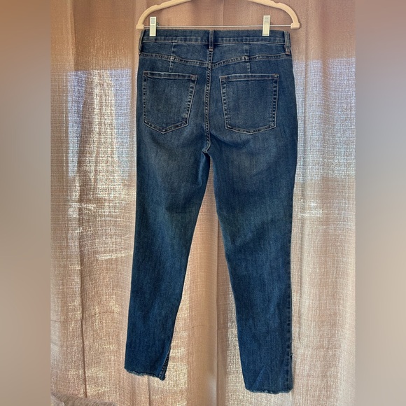 WE THE FREE
Garden Party Cross Hem
Ankle Jeans
We The Free
Size: 29 - Picture 12 of 14